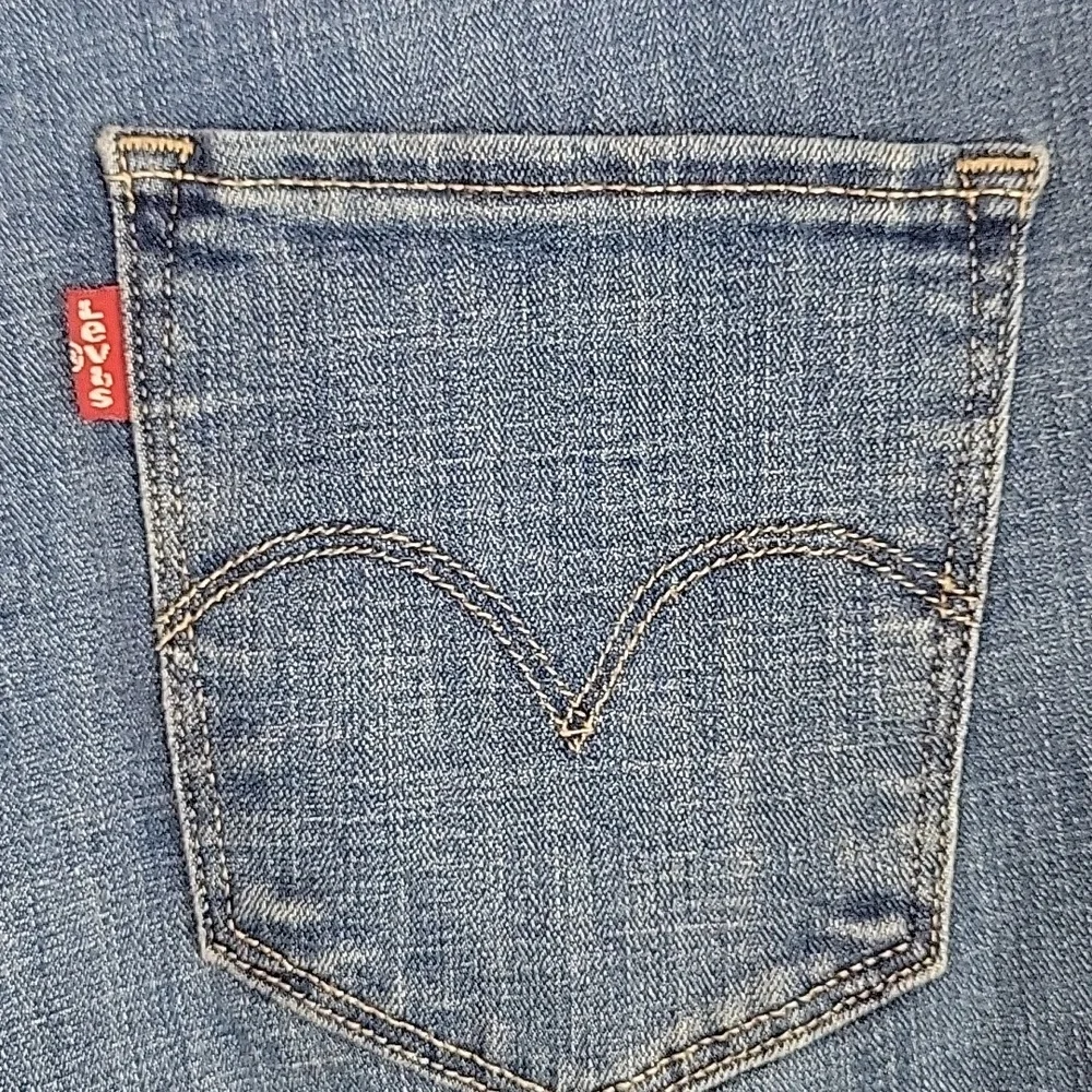 Levi's denim mid rise bermuda shorts size 29 womens 12
